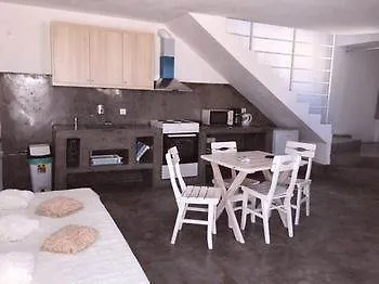 Loucas And Emma Family Apartman